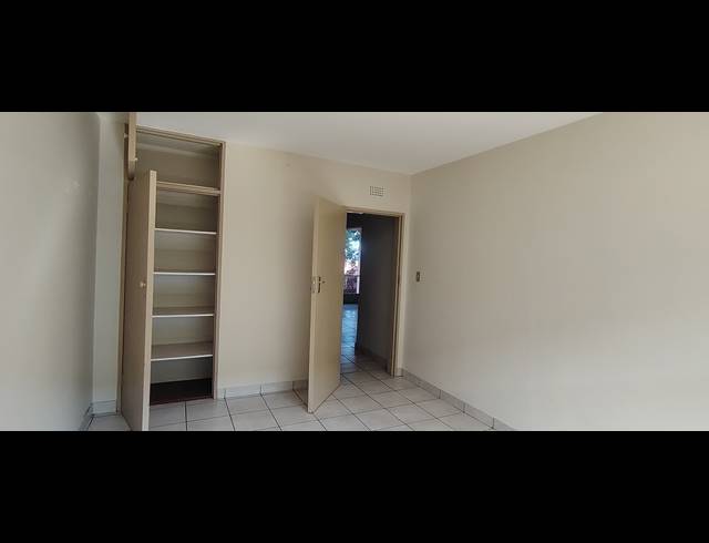 2 BEDROOM APARTMENT FOR SALE IN RANDBURG CENTRAL
